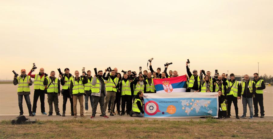 photpgraphing-planes